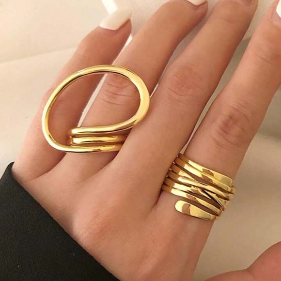 ‼️NEW IN‼️Elegant Gold-Tone Ring Set🔥 - Picture 1 of 5